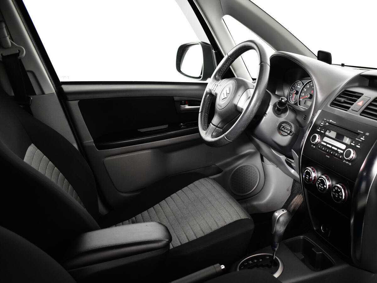 Suzuki SX4 с пробегом — 2008 год. Фото: #8