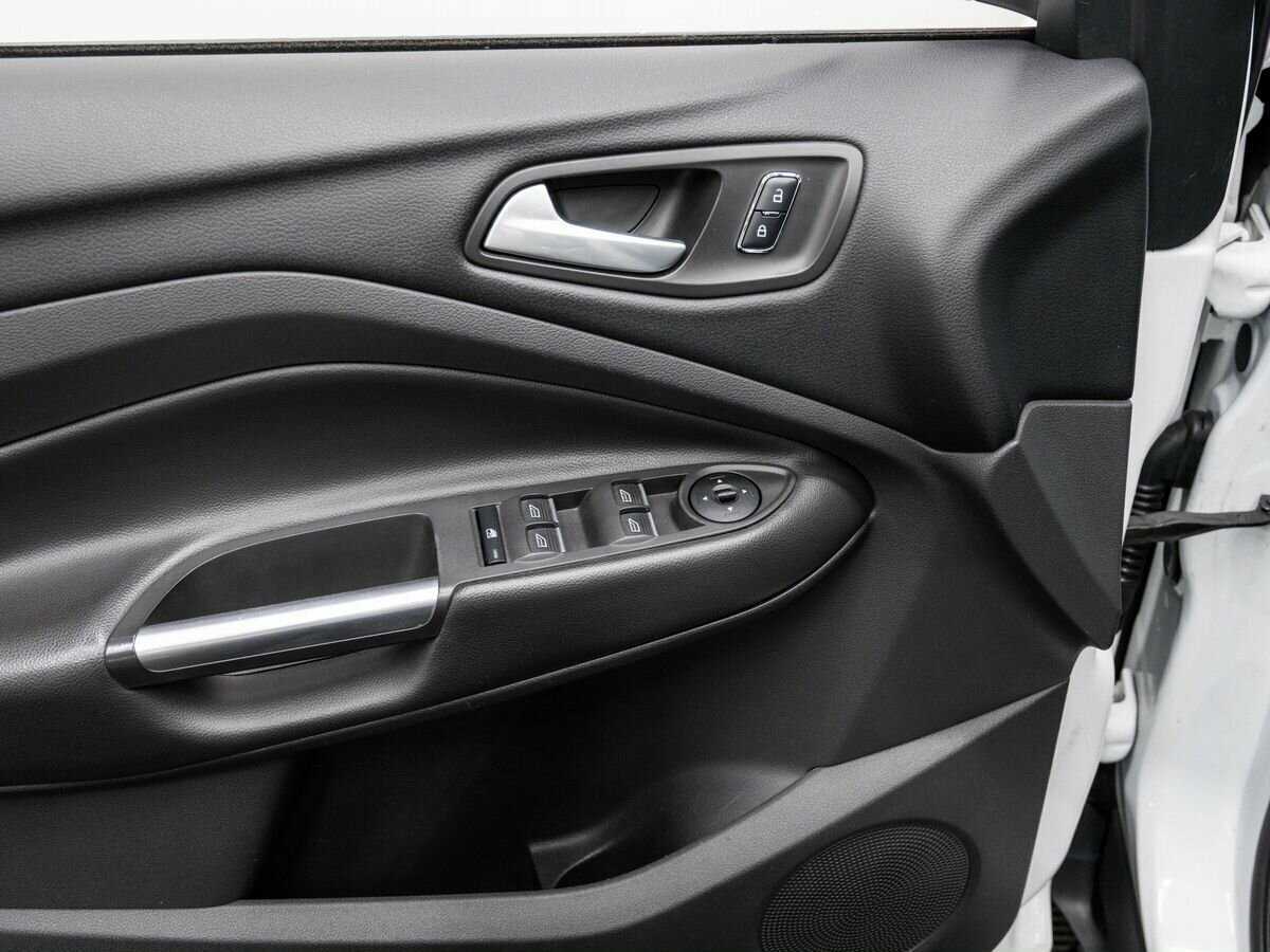 Ford Kuga с пробегом — 2015 год. Фото: #14