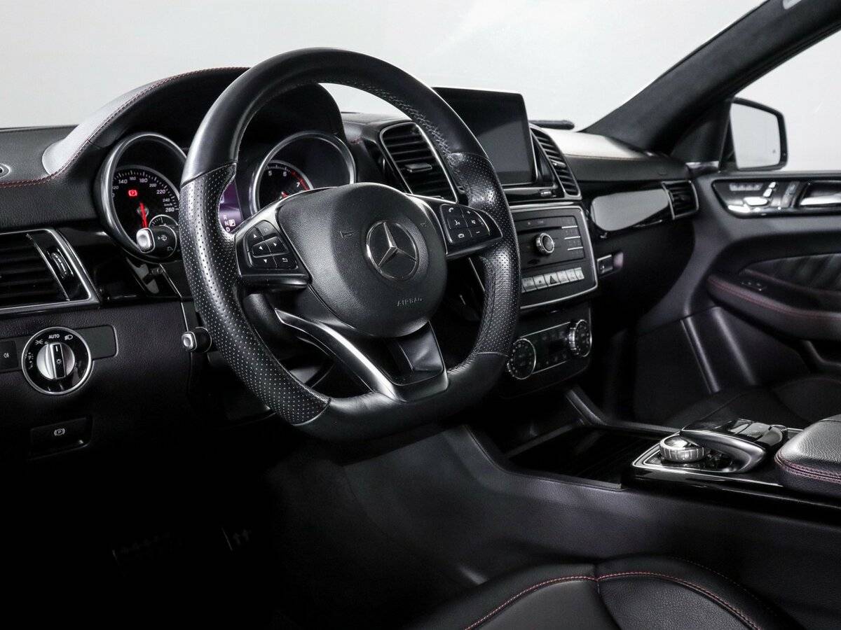 Mercedes-Benz GLE Coupe с пробегом — 2015 год. Фото: #12