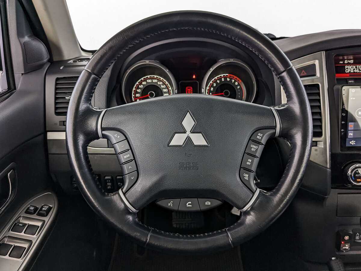 Mitsubishi Pajero с пробегом — 2021 год. Фото: #17