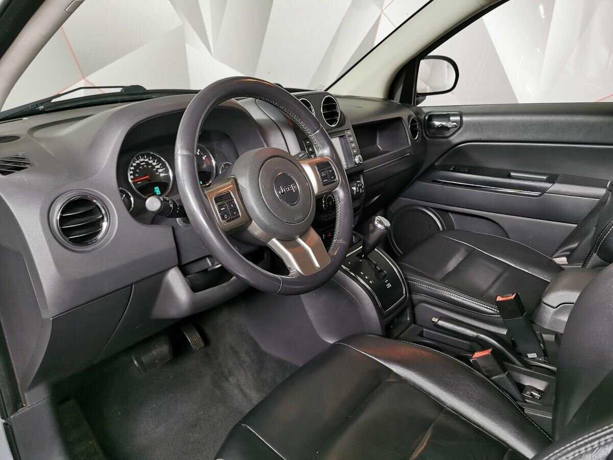 Jeep Compass с пробегом — 2012 год. Фото: #12