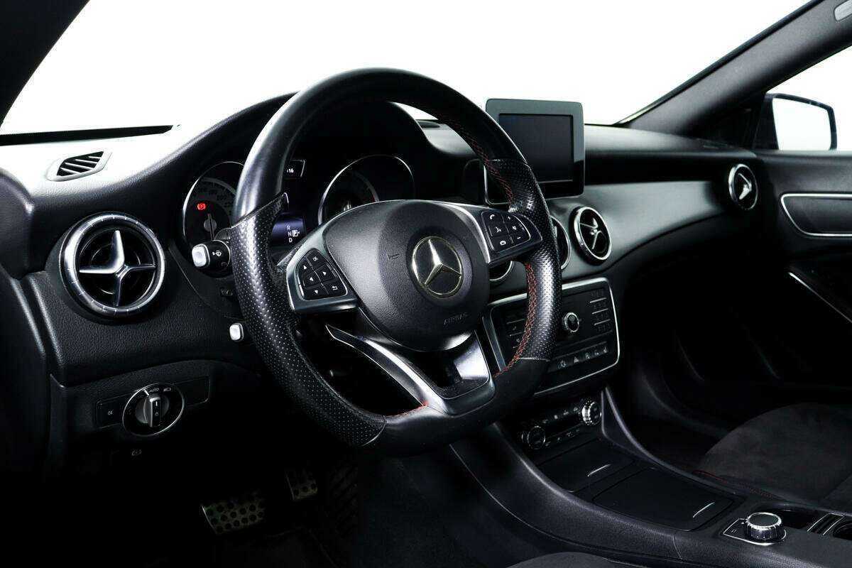 Mercedes-Benz CLA с пробегом — 2015 год. Фото: #11