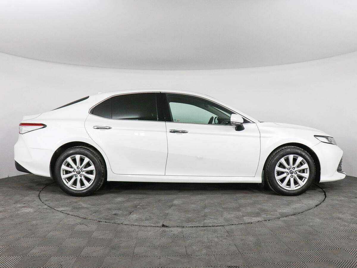 Toyota Camry с пробегом — 2019 год. Фото: #3
