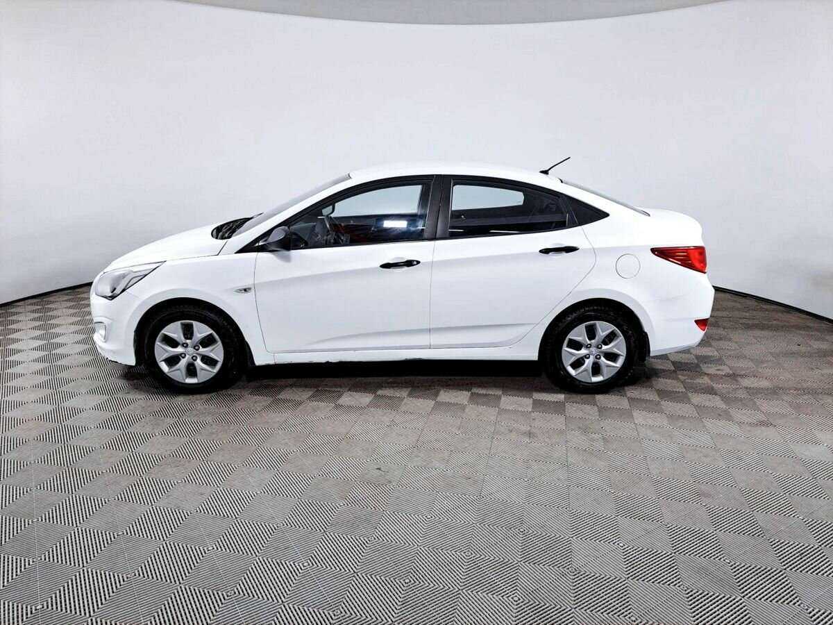 Hyundai Solaris с пробегом — 2014 год. Фото: #7