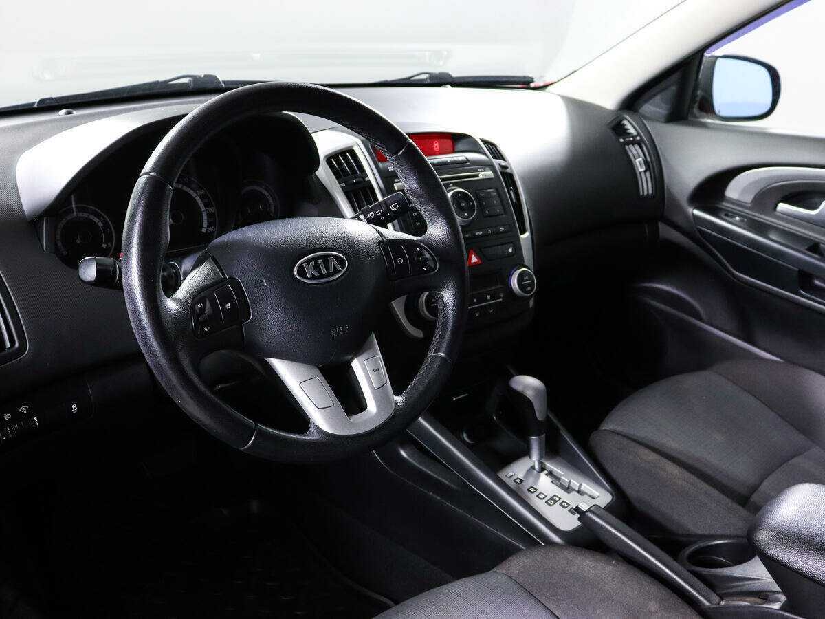 Kia Ceed с пробегом — 2010 год. Фото: #11