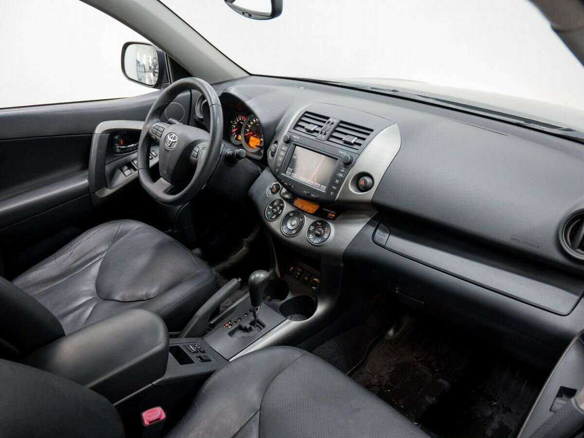 Toyota RAV4 с пробегом — 2011 год. Фото: #7