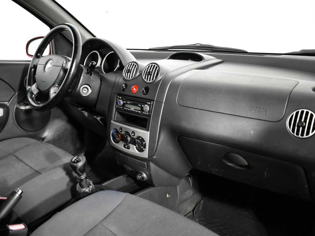 Chevrolet Aveo с пробегом — 2007 год. Фото: #8