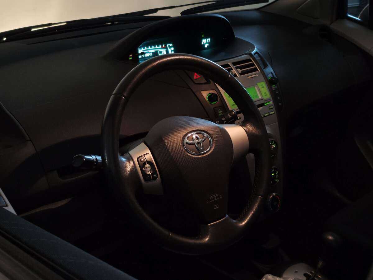 Toyota Yaris с пробегом — 2008 год. Фото: #13