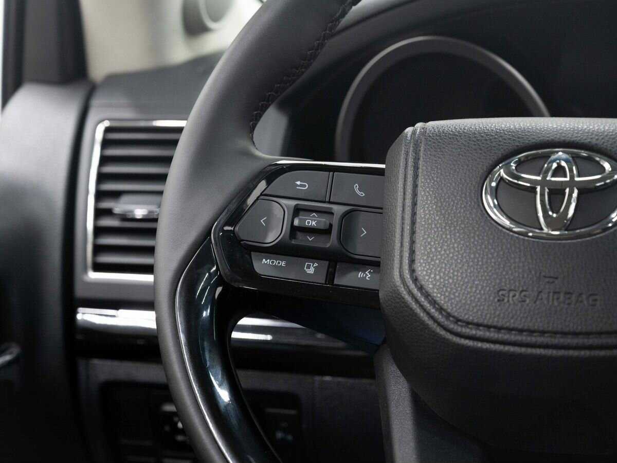 Toyota Land Cruiser с пробегом — 2013 год. Фото: #18
