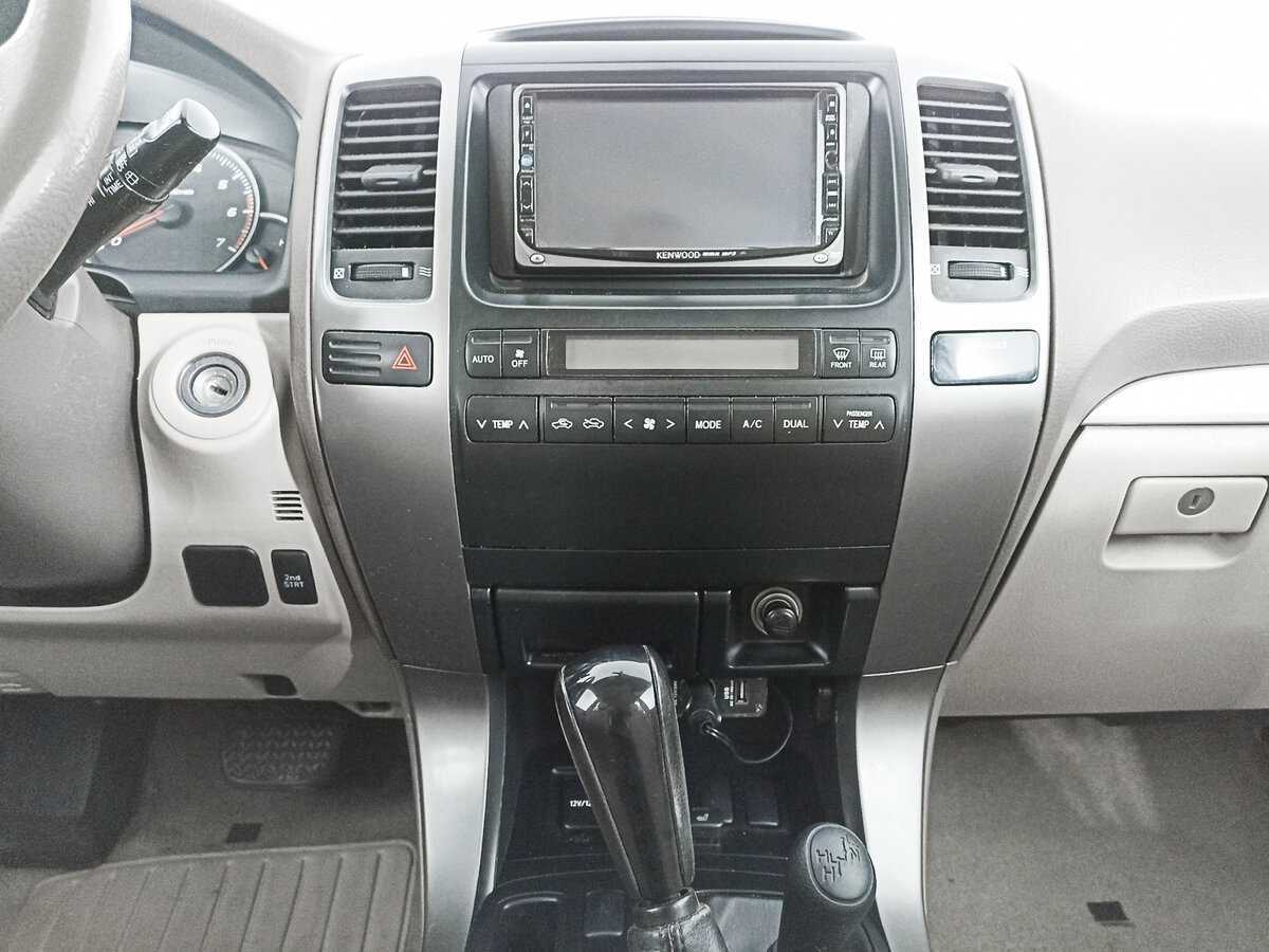Toyota Land Cruiser Prado с пробегом — 2005 год. Фото: #14