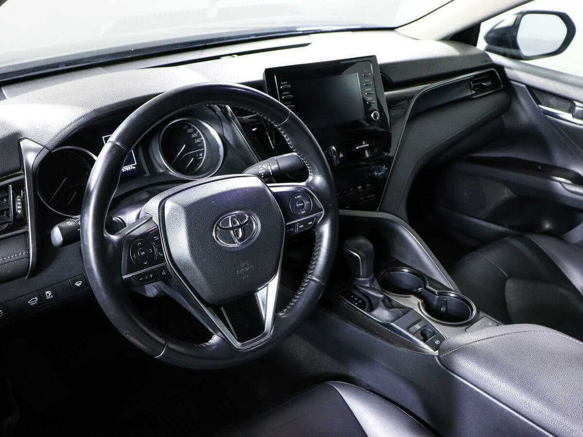 Toyota Camry с пробегом — 2021 год. Фото: #13