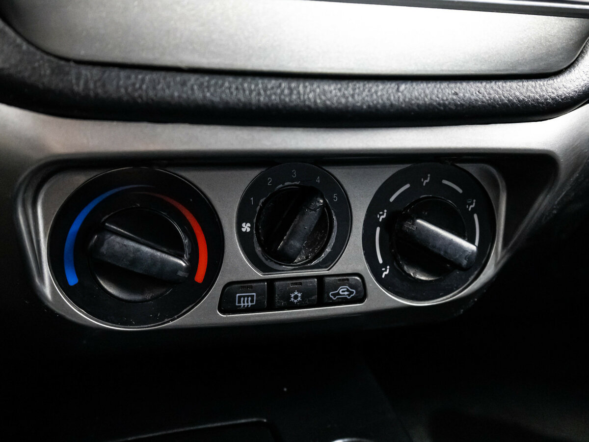 Mitsubishi Lancer с пробегом — 2005 год. Фото: #11