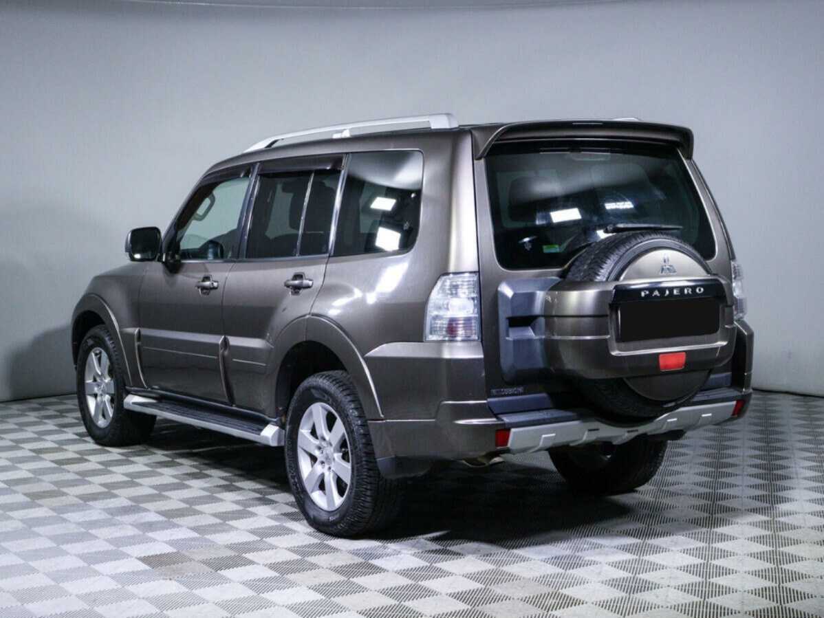 Mitsubishi Pajero с пробегом — 2010 год. Фото: #5