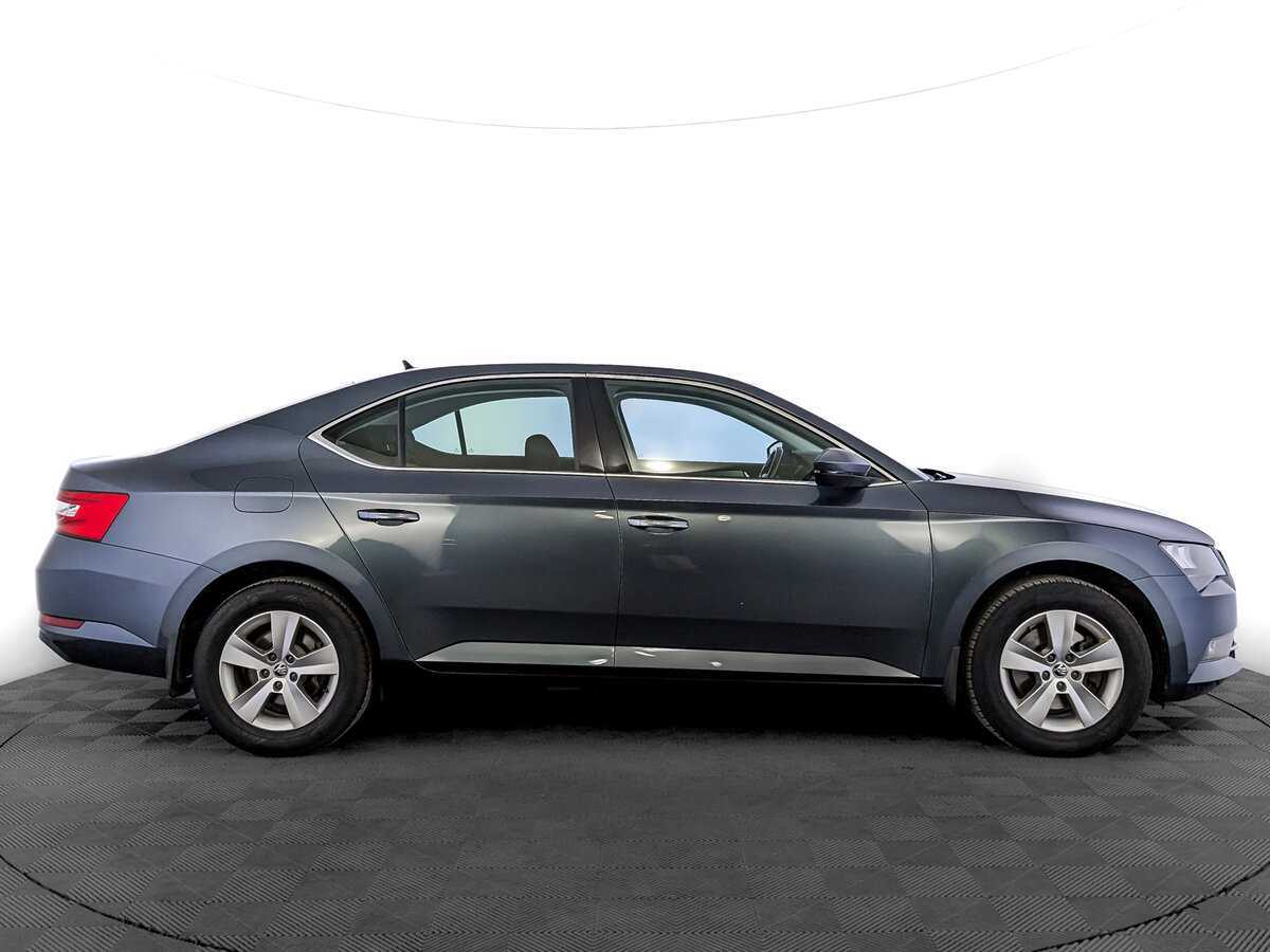 Skoda Superb с пробегом — 2019 год. Фото: #3