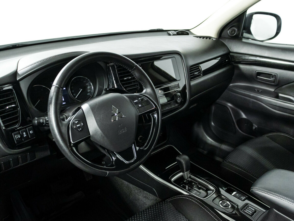 Mitsubishi Outlander с пробегом — 2019 год. Фото: #8