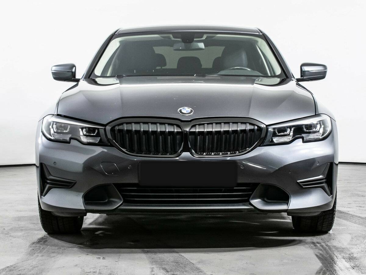 BMW 3 серии с пробегом — 2020 год. Фото: #1