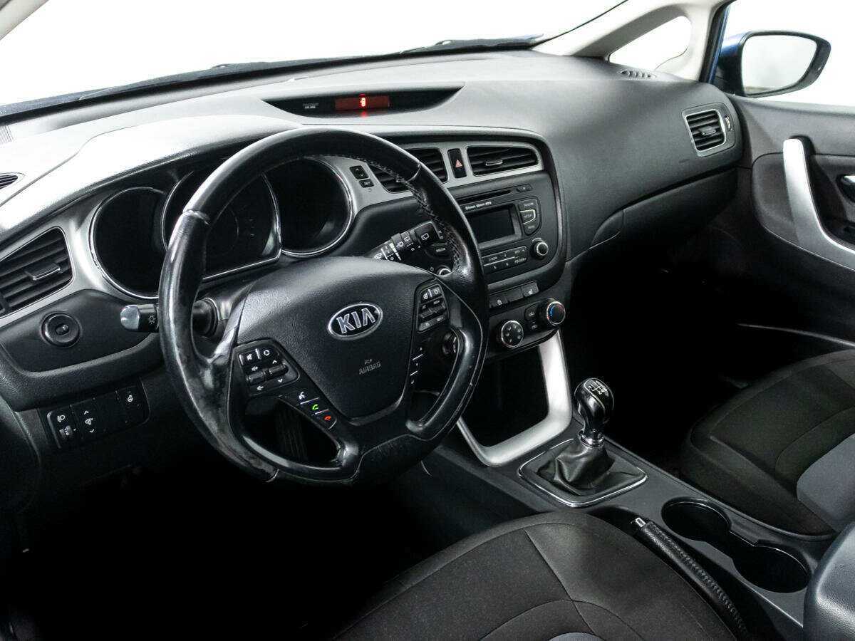 Kia Ceed с пробегом — 2013 год. Фото: #10