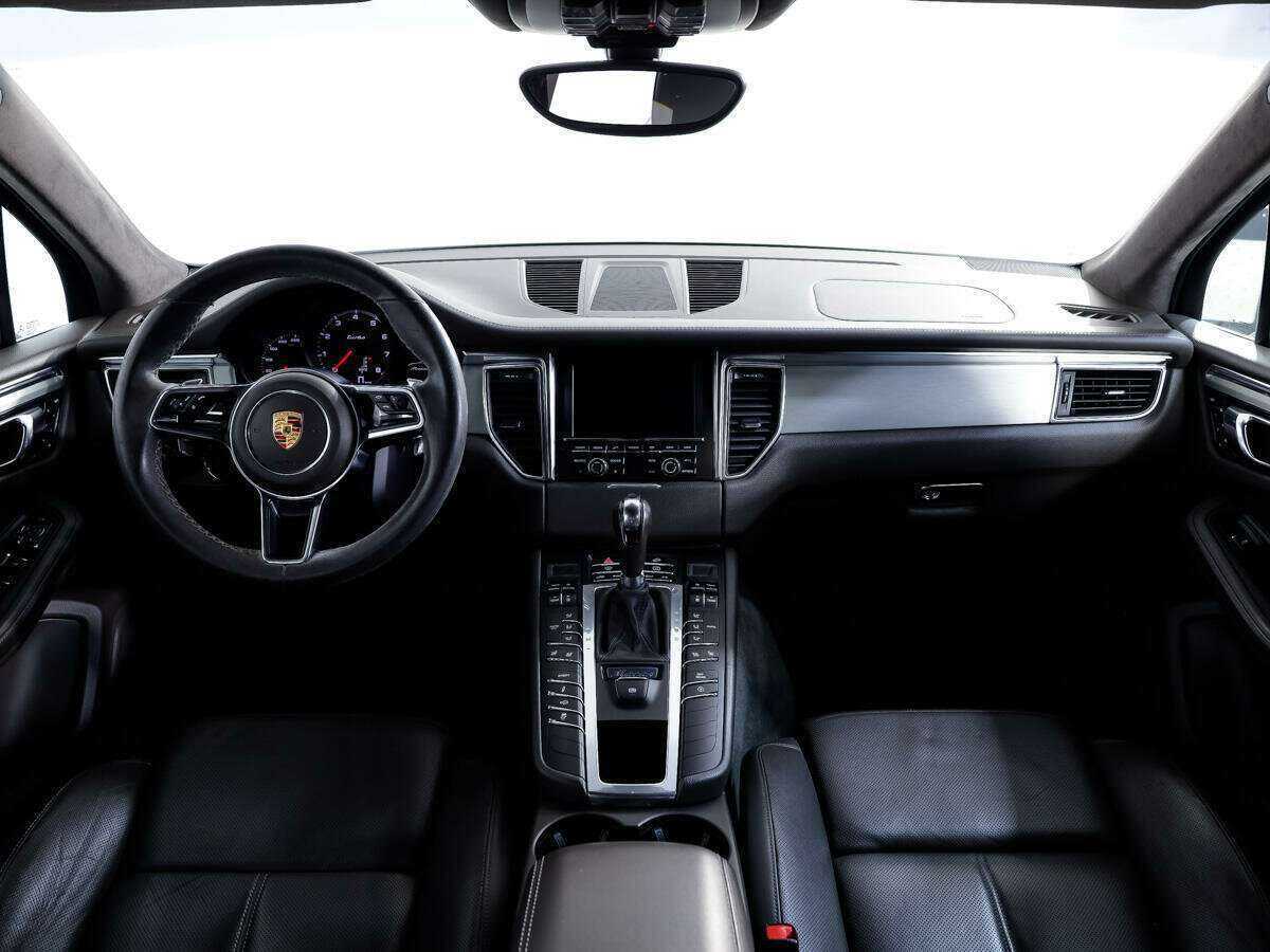 Porsche Macan с пробегом — 2015 год. Фото: #9
