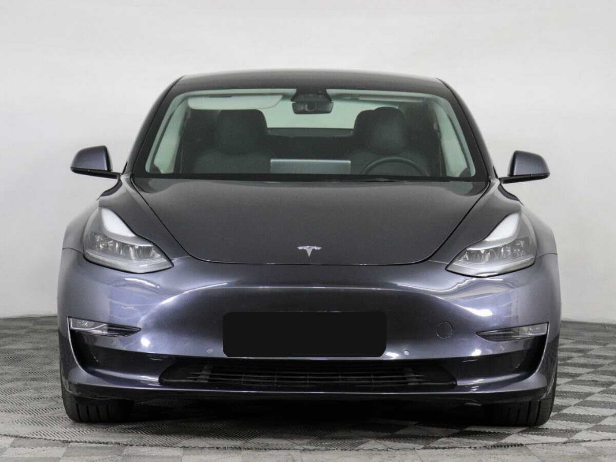 Tesla Model 3 с пробегом — 2022 год. Фото: #1