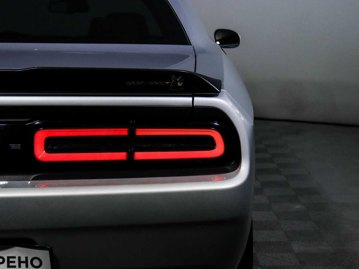 Dodge Challenger с пробегом — 2022 год. Фото: #18