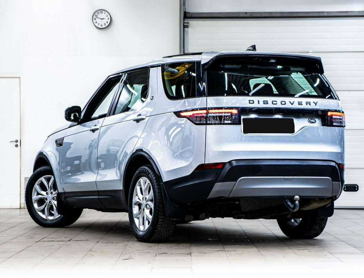 Land Rover Discovery с пробегом — 2018 год. Фото: #3