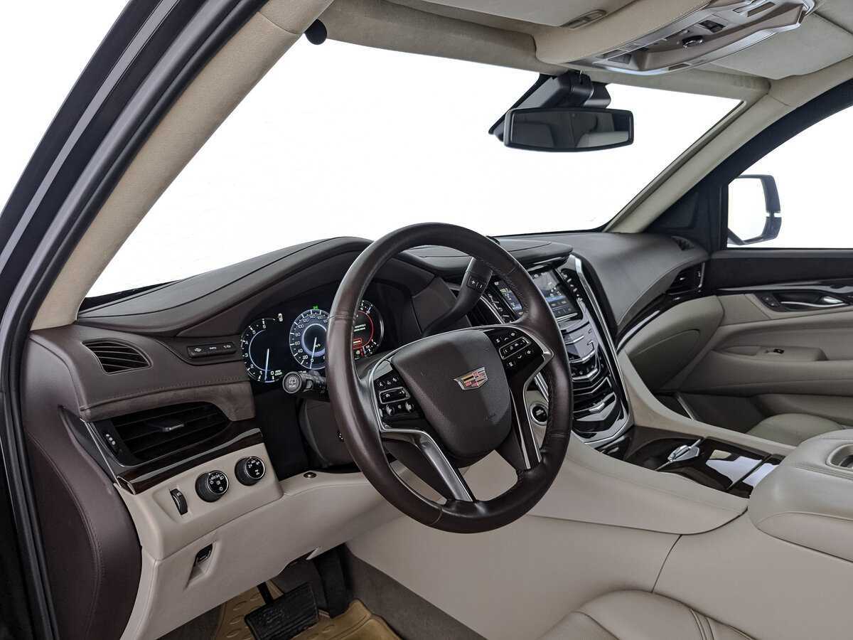 Cadillac Escalade с пробегом — 2016 год. Фото: #12