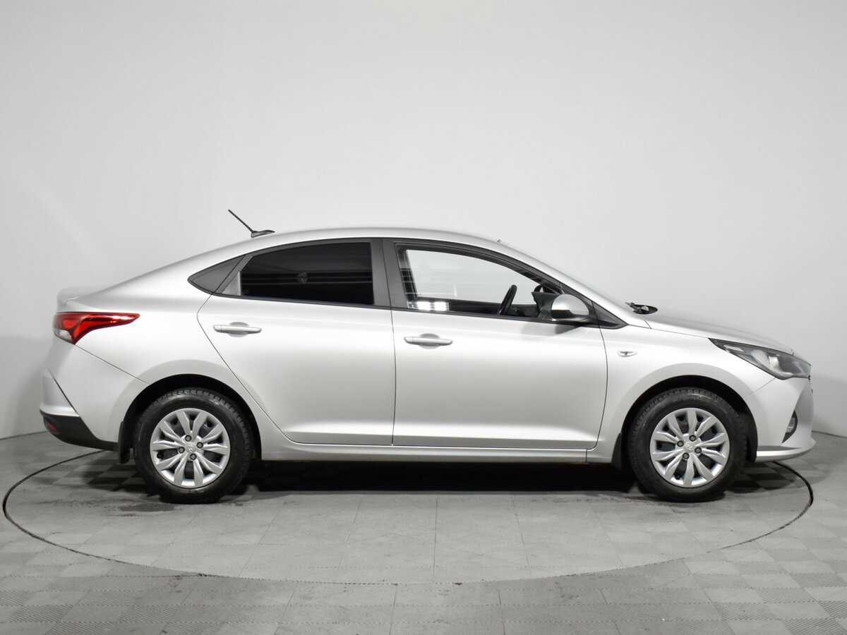 Hyundai Solaris с пробегом — 2020 год. Фото: #3
