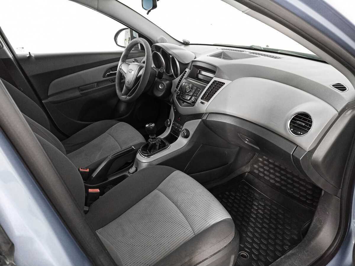 Chevrolet Cruze с пробегом — 2010 год. Фото: #8