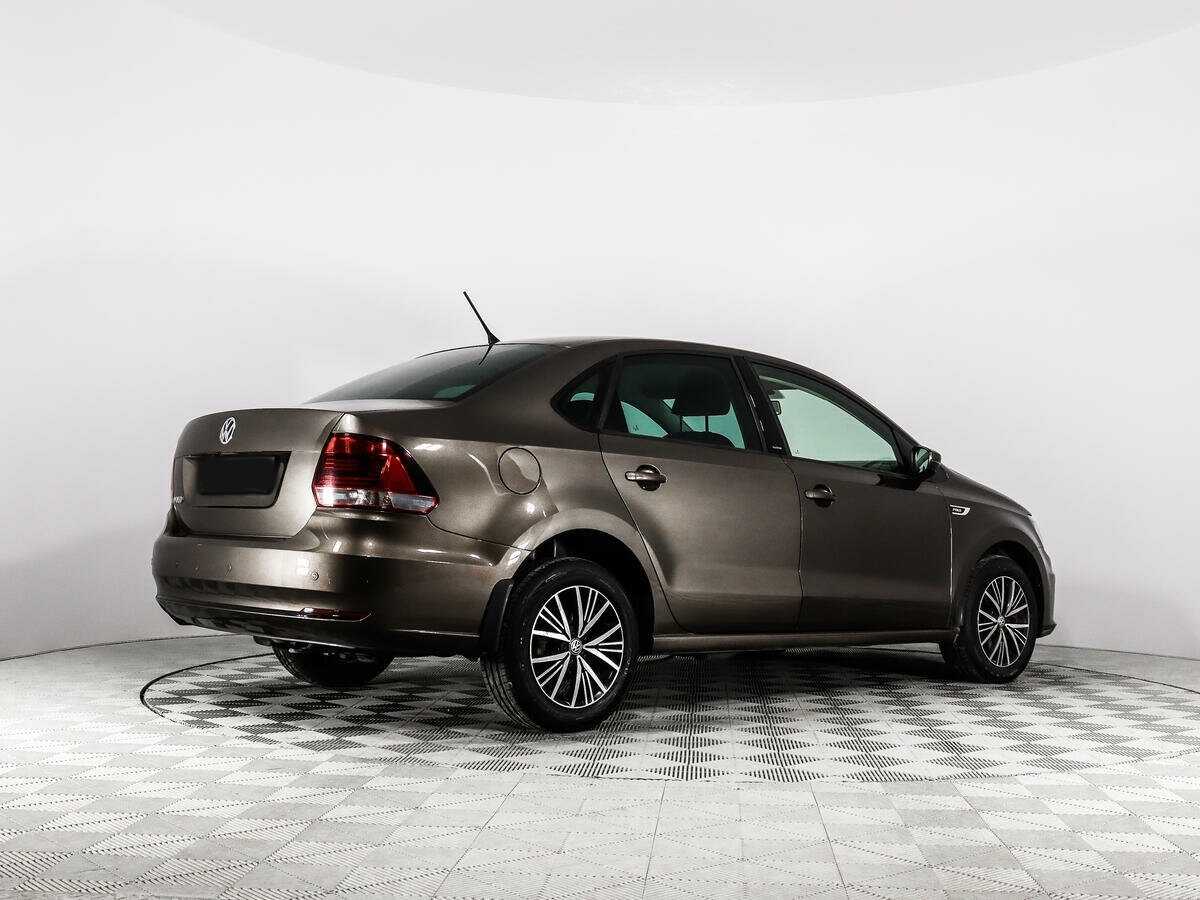 Volkswagen Polo с пробегом — 2016 год. Фото: #4