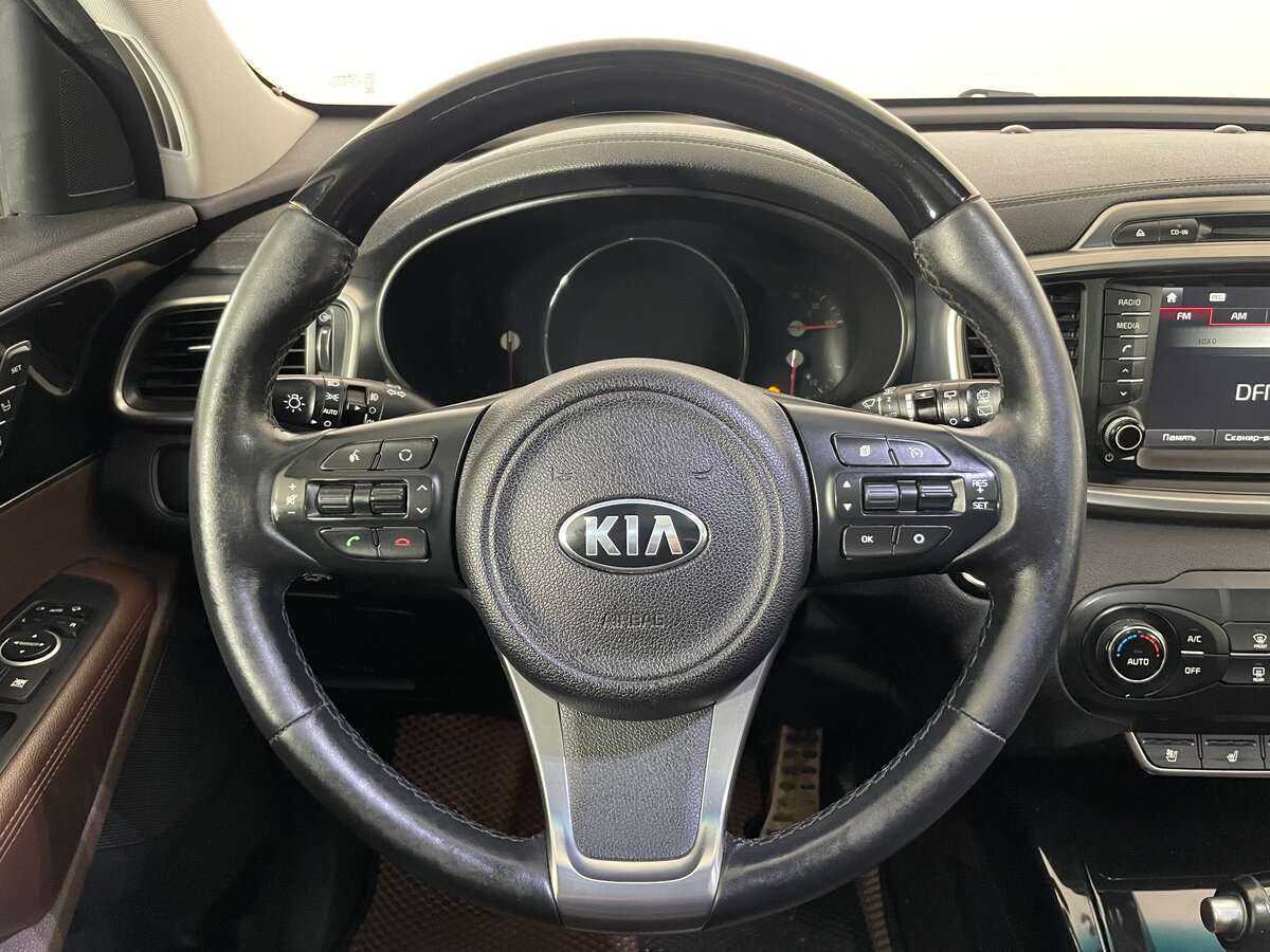 Kia Sorento с пробегом — 2016 год. Фото: #10