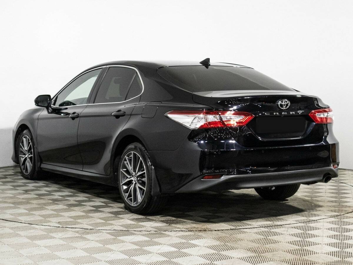 Toyota Camry с пробегом — 2021 год. Фото: #6