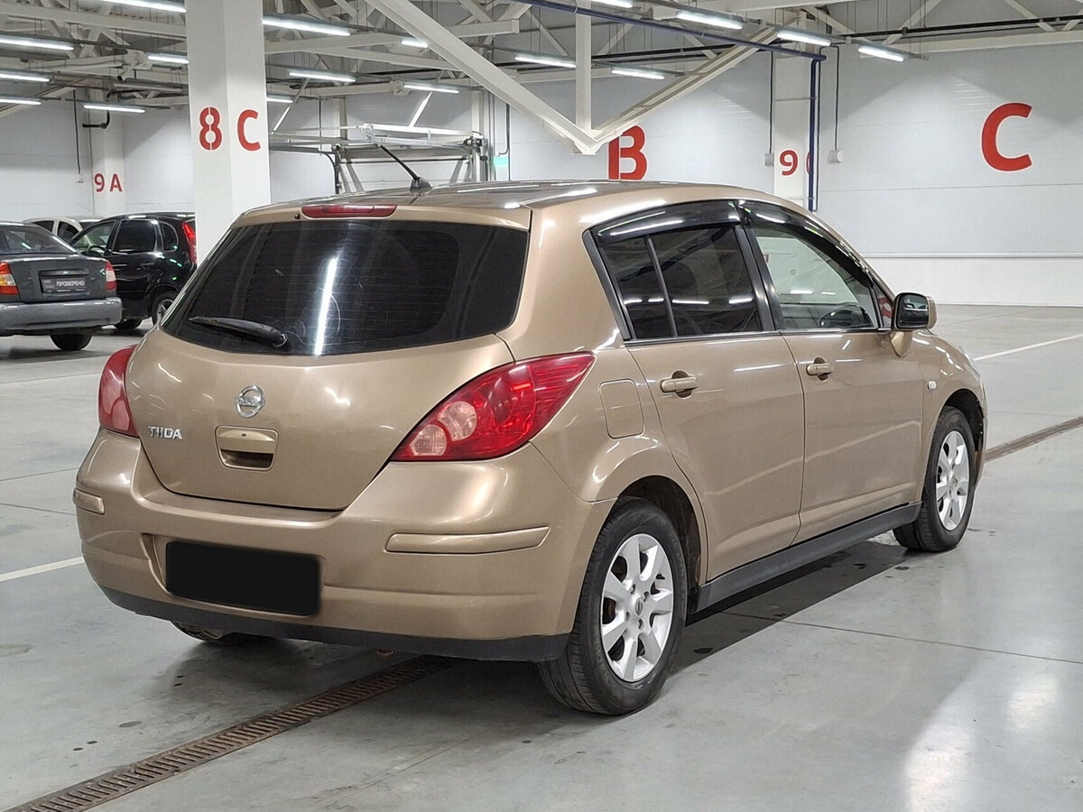Nissan Tiida с пробегом — 2008 год. Фото: #4