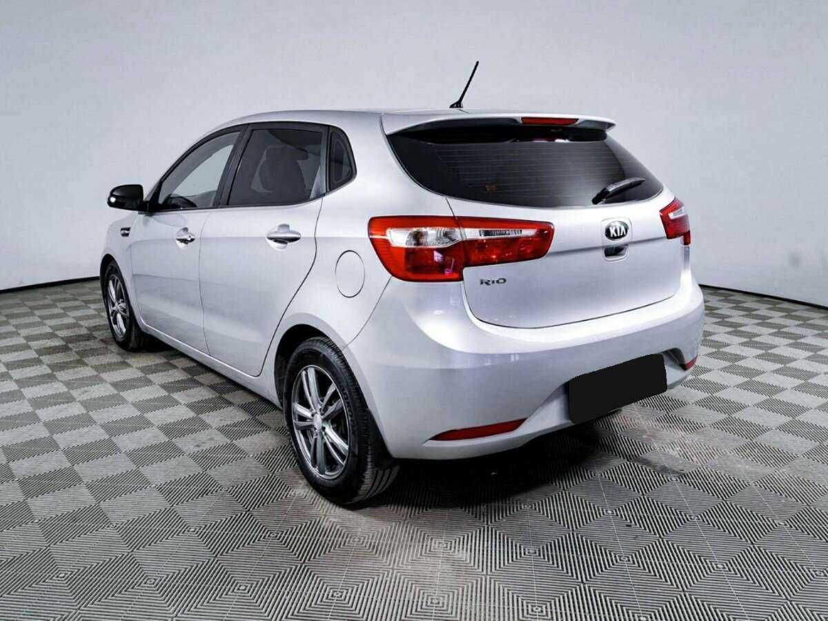 Kia Rio с пробегом — 2013 год. Фото: #6