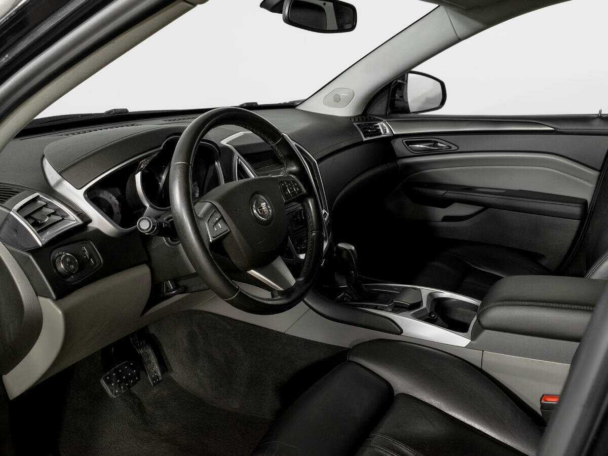 Cadillac SRX с пробегом — 2011 год. Фото: #16