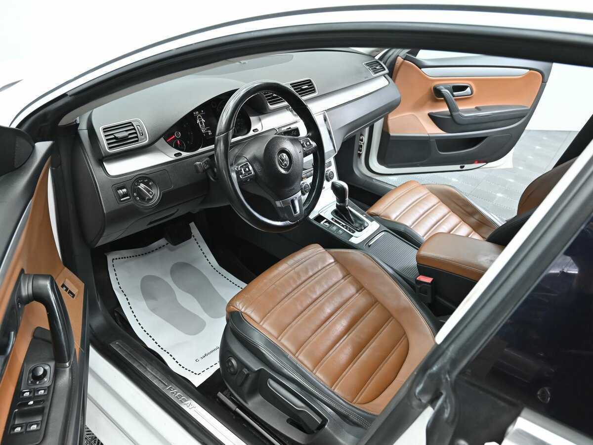 Volkswagen Passat CC с пробегом — 2013 год. Фото: #8
