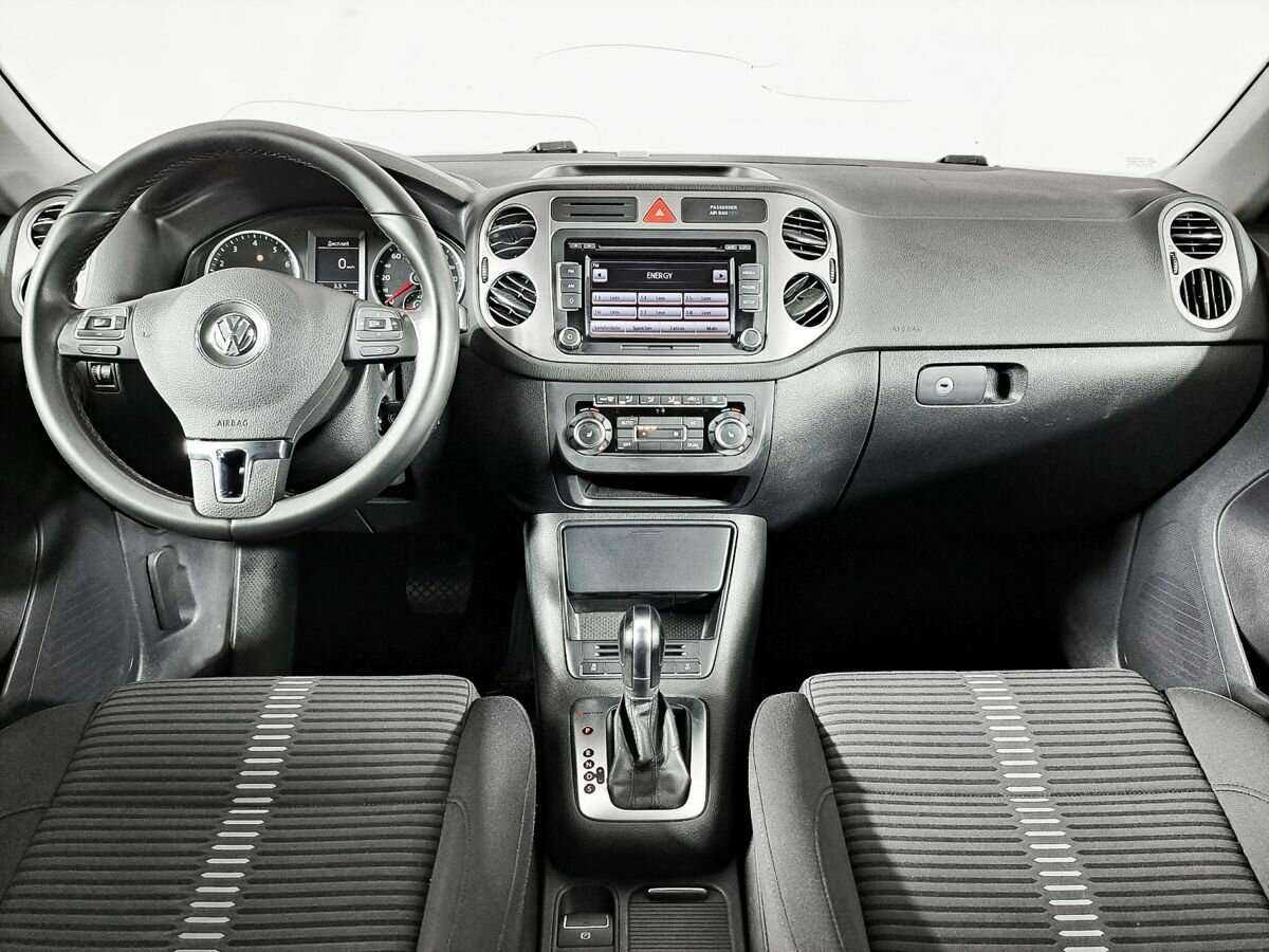 Volkswagen Tiguan с пробегом — 2010 год. Фото: #11