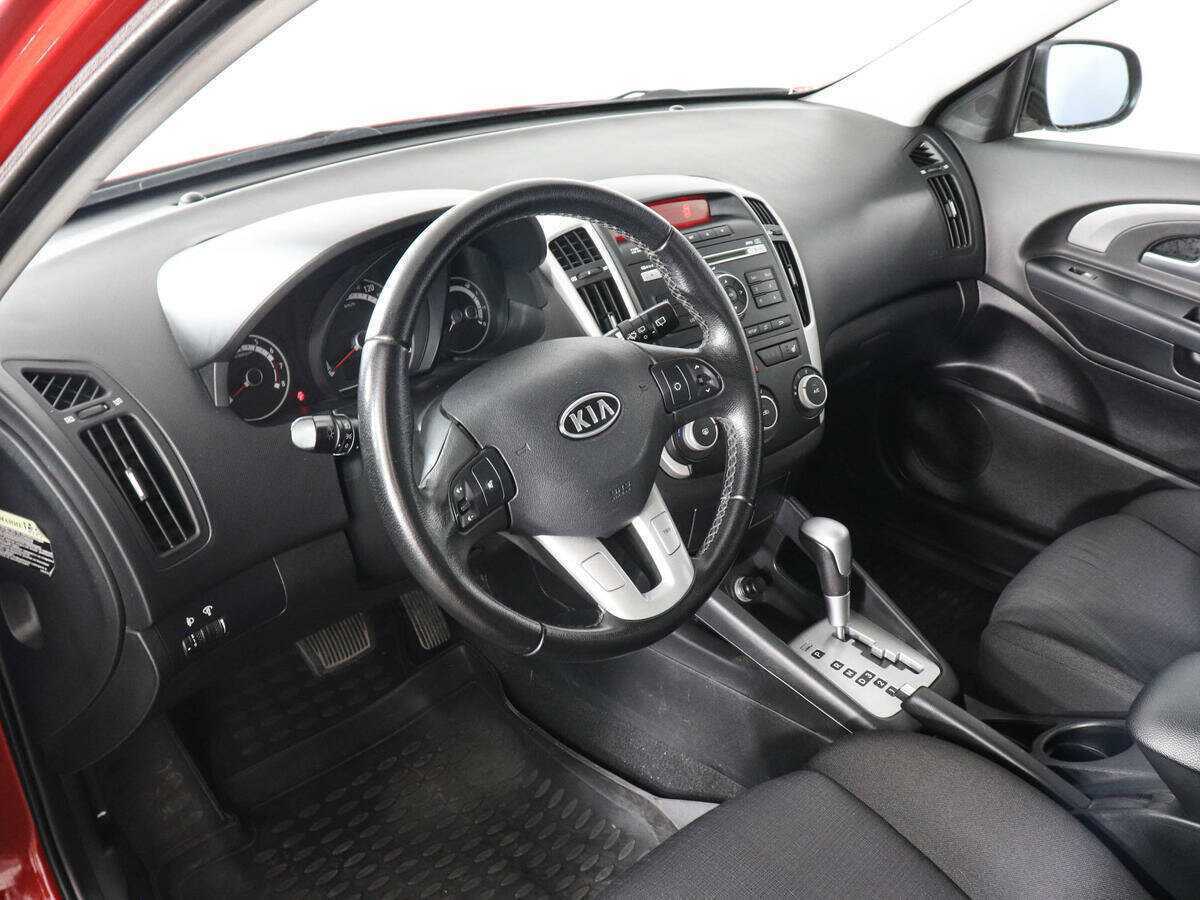 Kia Ceed с пробегом — 2010 год. Фото: #8