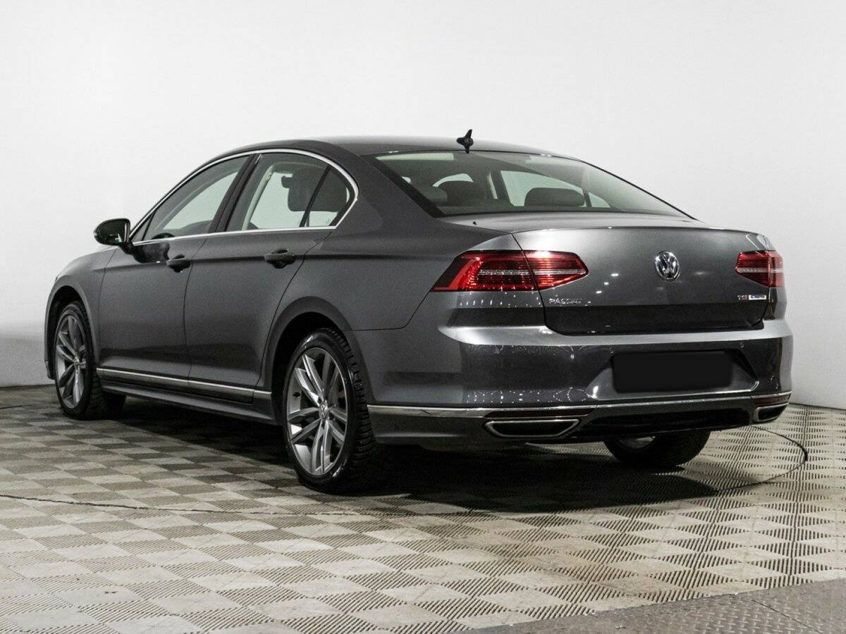 Volkswagen Passat с пробегом — 2017 год. Фото: #6