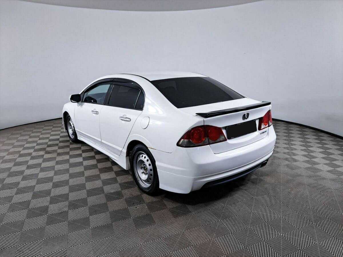 Honda Civic с пробегом — 2007 год. Фото: #6