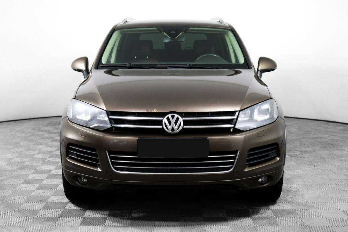 Volkswagen Touareg с пробегом — 2012 год. Фото: #1