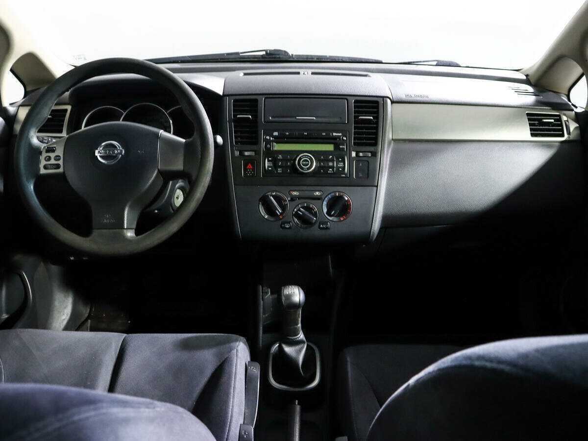 Nissan Tiida с пробегом — 2007 год. Фото: #8
