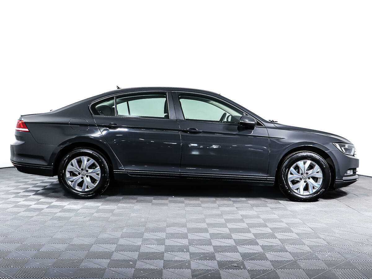 Volkswagen Passat с пробегом — 2017 год. Фото: #3