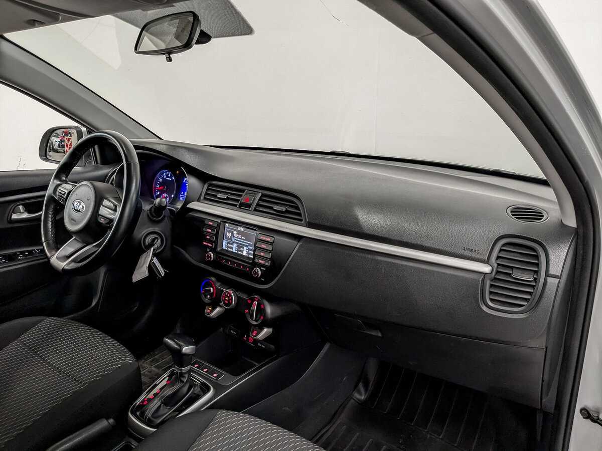 Kia Rio с пробегом — 2020 год. Фото: #10
