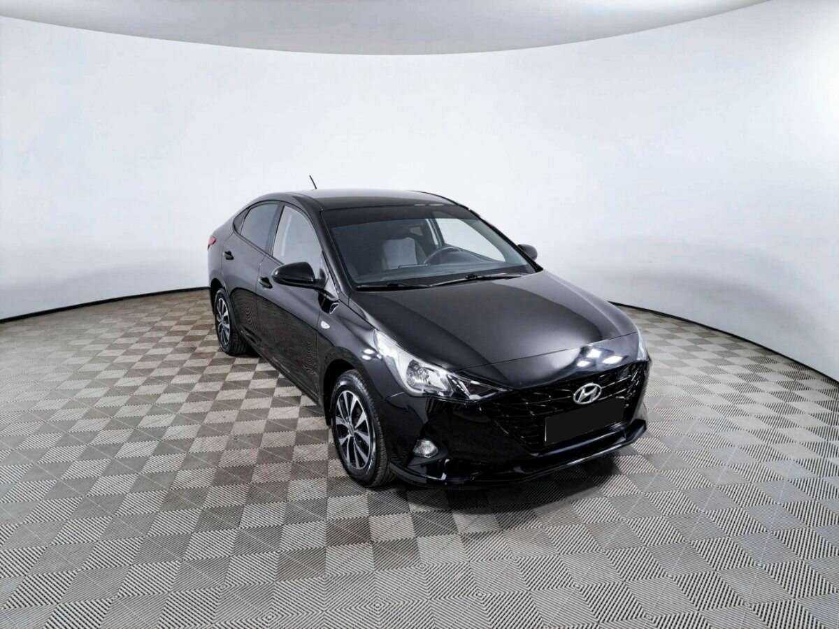 Hyundai Solaris с пробегом — 2022 год. Фото: #2