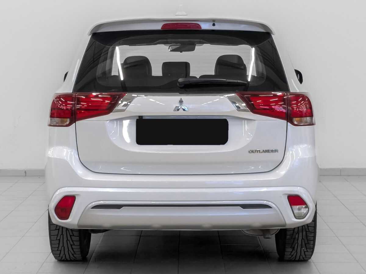 Mitsubishi Outlander с пробегом — 2022 год. Фото: #5