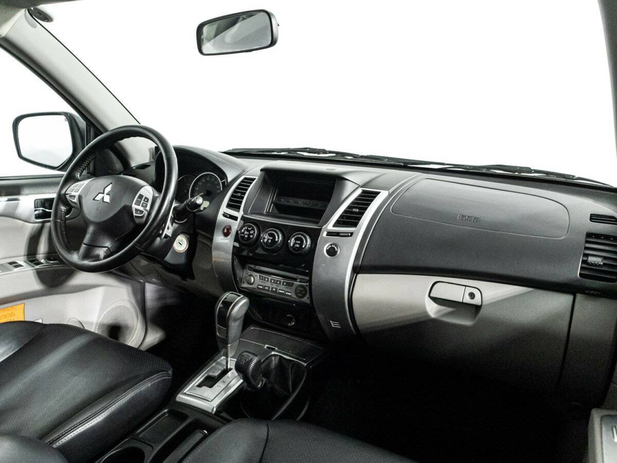 Mitsubishi Pajero Sport с пробегом — 2011 год. Фото: #8