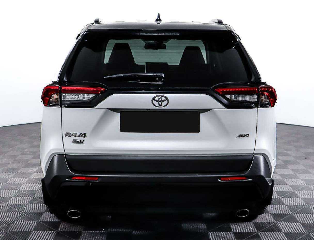 Toyota RAV4 с пробегом — 2021 год. Фото: #5