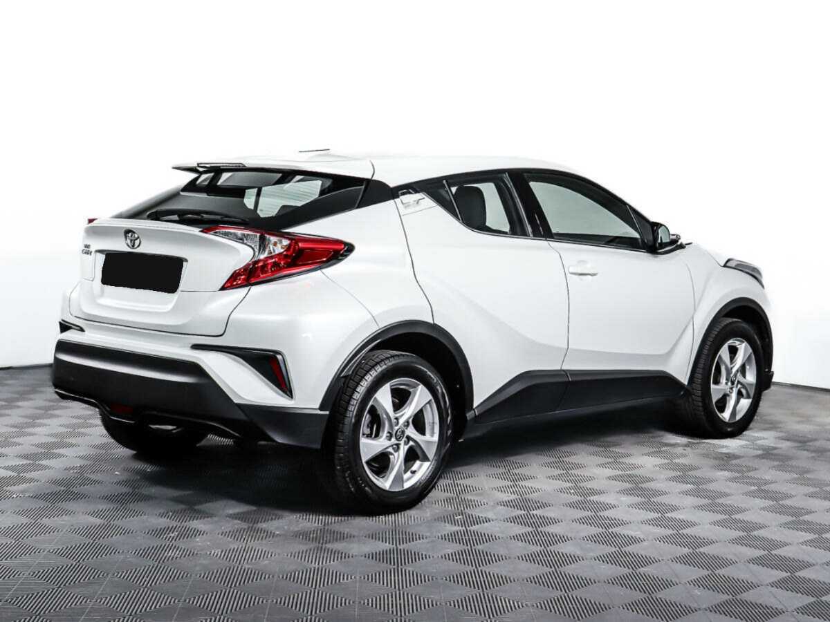 Toyota C-HR с пробегом — 2018 год. Фото: #4
