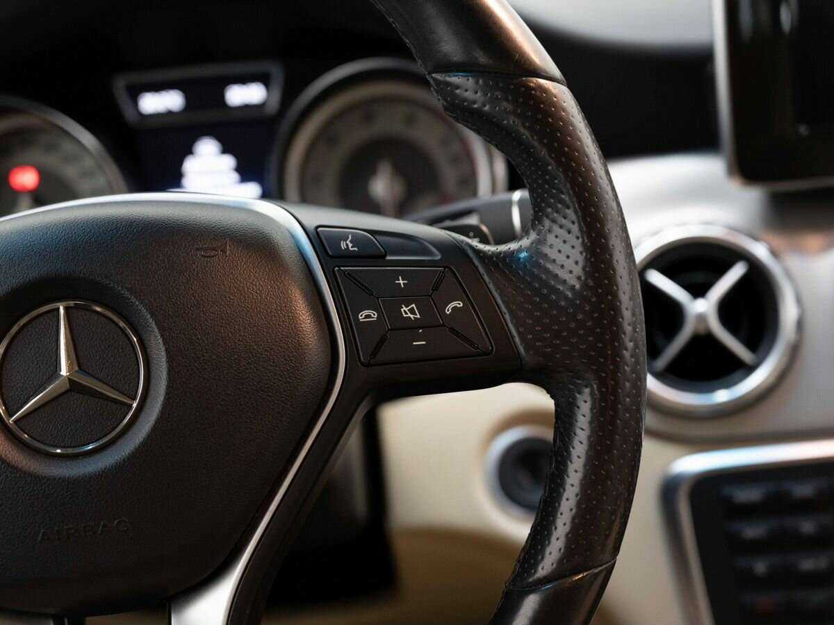 Mercedes-Benz GLA с пробегом — 2015 год. Фото: #13