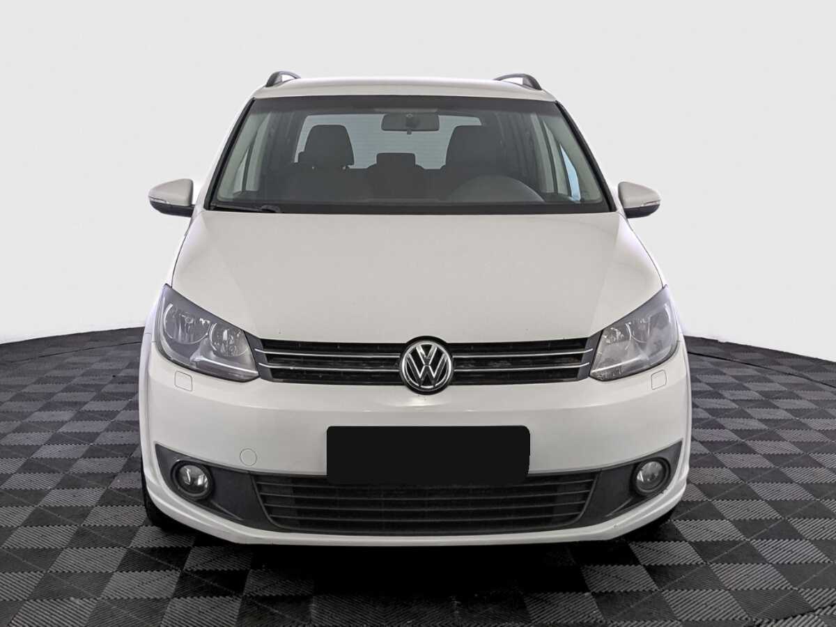 Volkswagen Touran с пробегом — 2012 год. Фото: #1